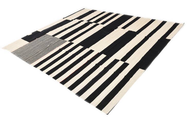 Detail image of 8' 3 x 9' 5 Hand Woven Kilim Modern Wool Rug