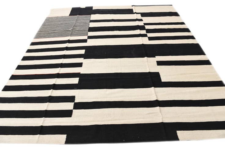 Detail image of 8' 3 x 9' 5 Hand Woven Kilim Modern Wool Rug