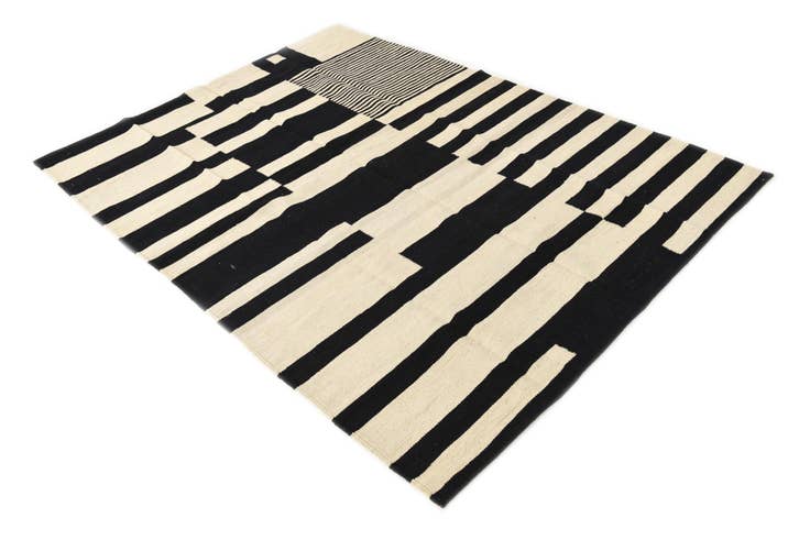 Detail image of 4' 8 x 6' 3 Hand Woven Kilim Modern Wool Rug