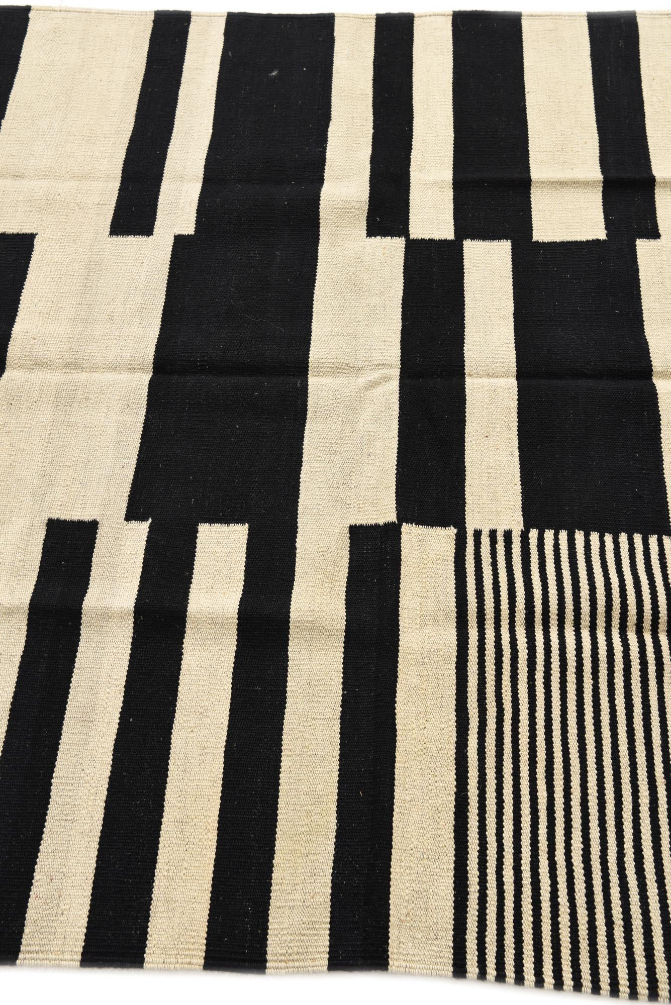4' 8 x 6' 3 Hand Woven Kilim Modern Wool Rug
