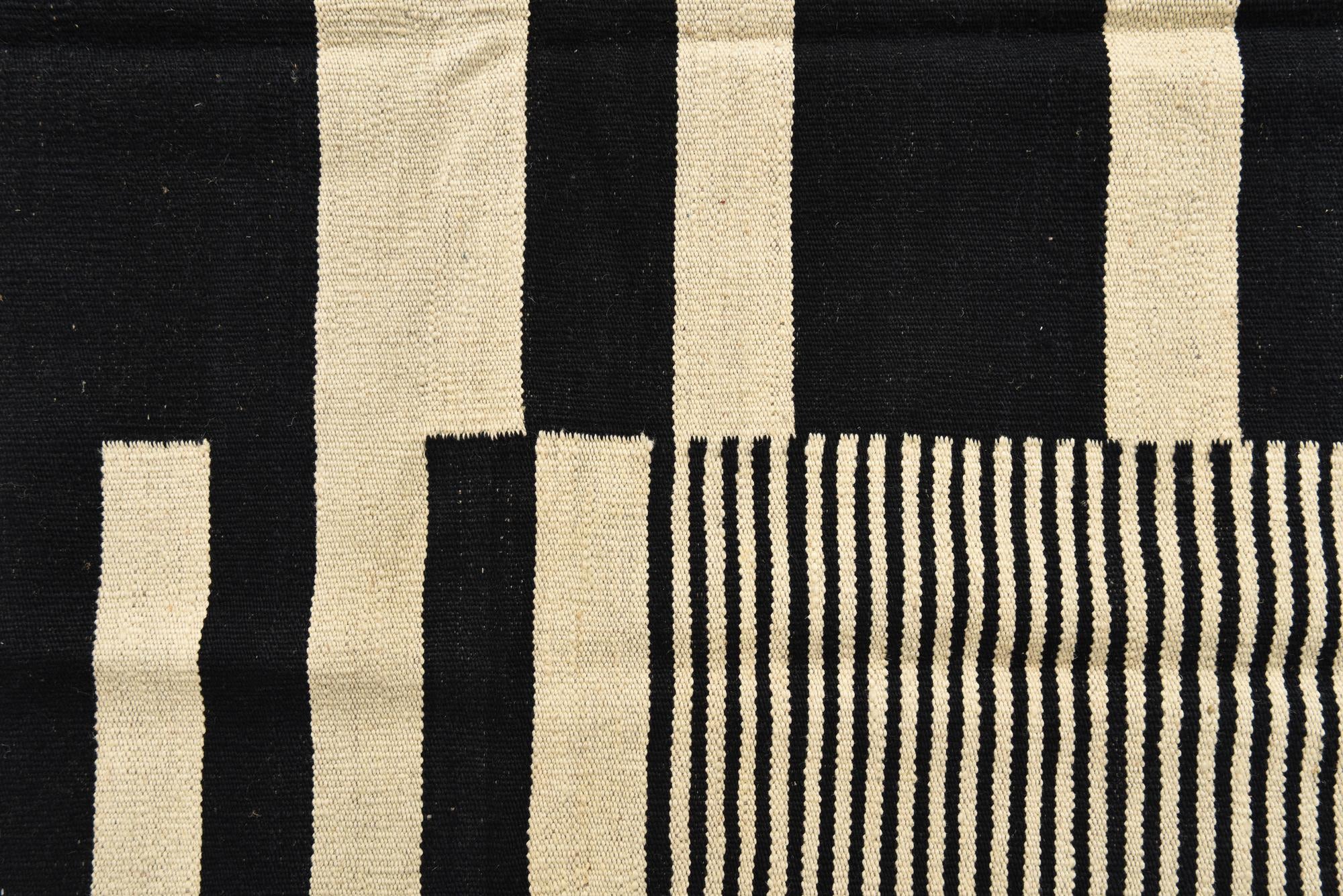 4' 8 x 6' 3 Hand Woven Kilim Modern Wool Rug