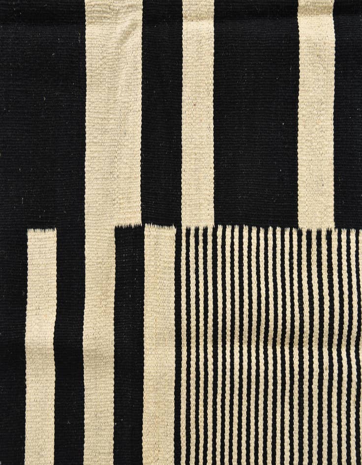 Detail image of 4' 8 x 6' 3  Hand Woven Kilim Modern Wool Rug