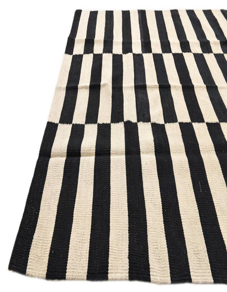 Detail image of 4' 1 x 6'  Hand Woven Kilim Modern Wool Rug