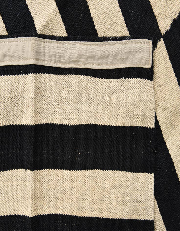 Detail image of 4' 1 x 6'  Hand Woven Kilim Modern Wool Rug