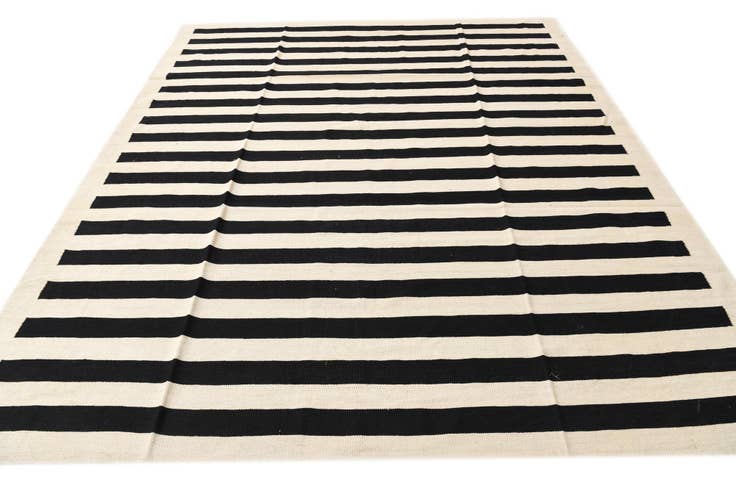 Detail image of 8' 3 x 9' 9 Hand Woven Kilim Modern Wool Rug