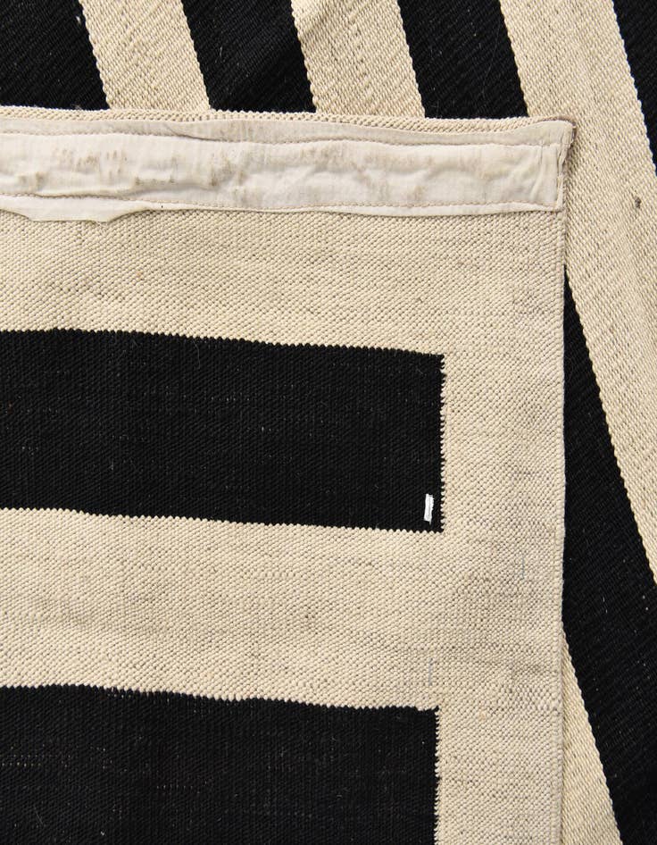 Detail image of 8' 3 x 9' 9  Hand Woven Kilim Modern Wool Rug