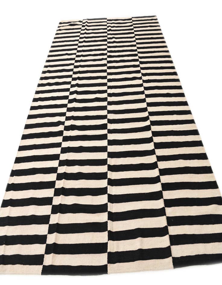 Detail image of 8' x 11'  Hand Woven Kilim Modern Wool Rug