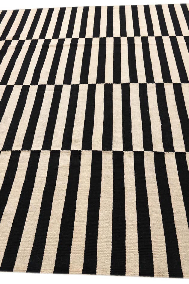 Detail image of 8' x 11' Hand Woven Kilim Modern Wool Rug