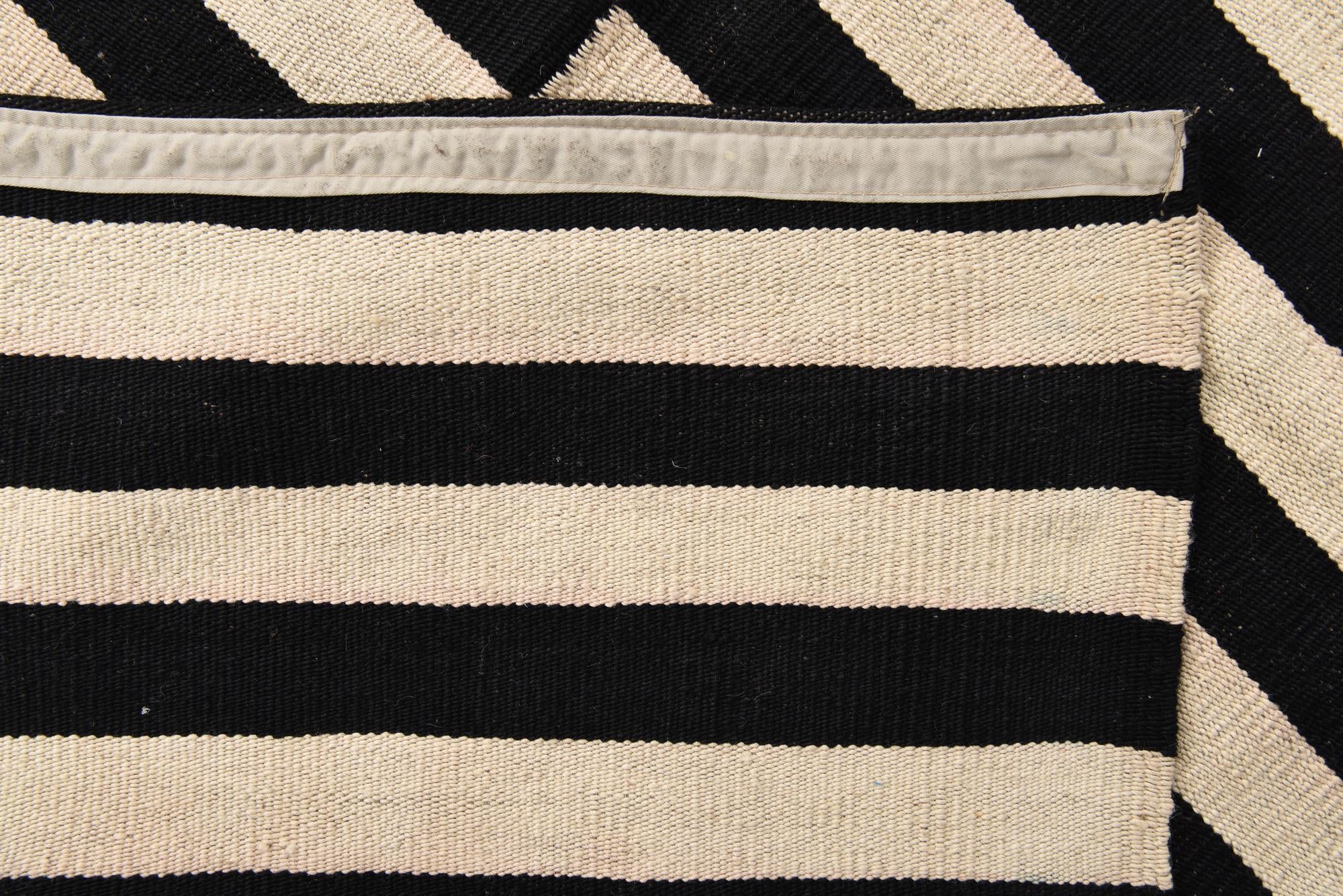 8' x 11' Hand Woven Kilim Modern Wool Rug