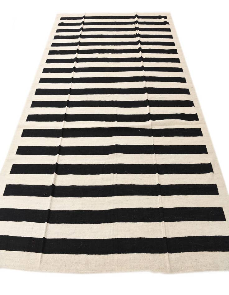 Detail image of 8' 2 x 9' 8  Hand Woven Kilim Modern Wool Rug