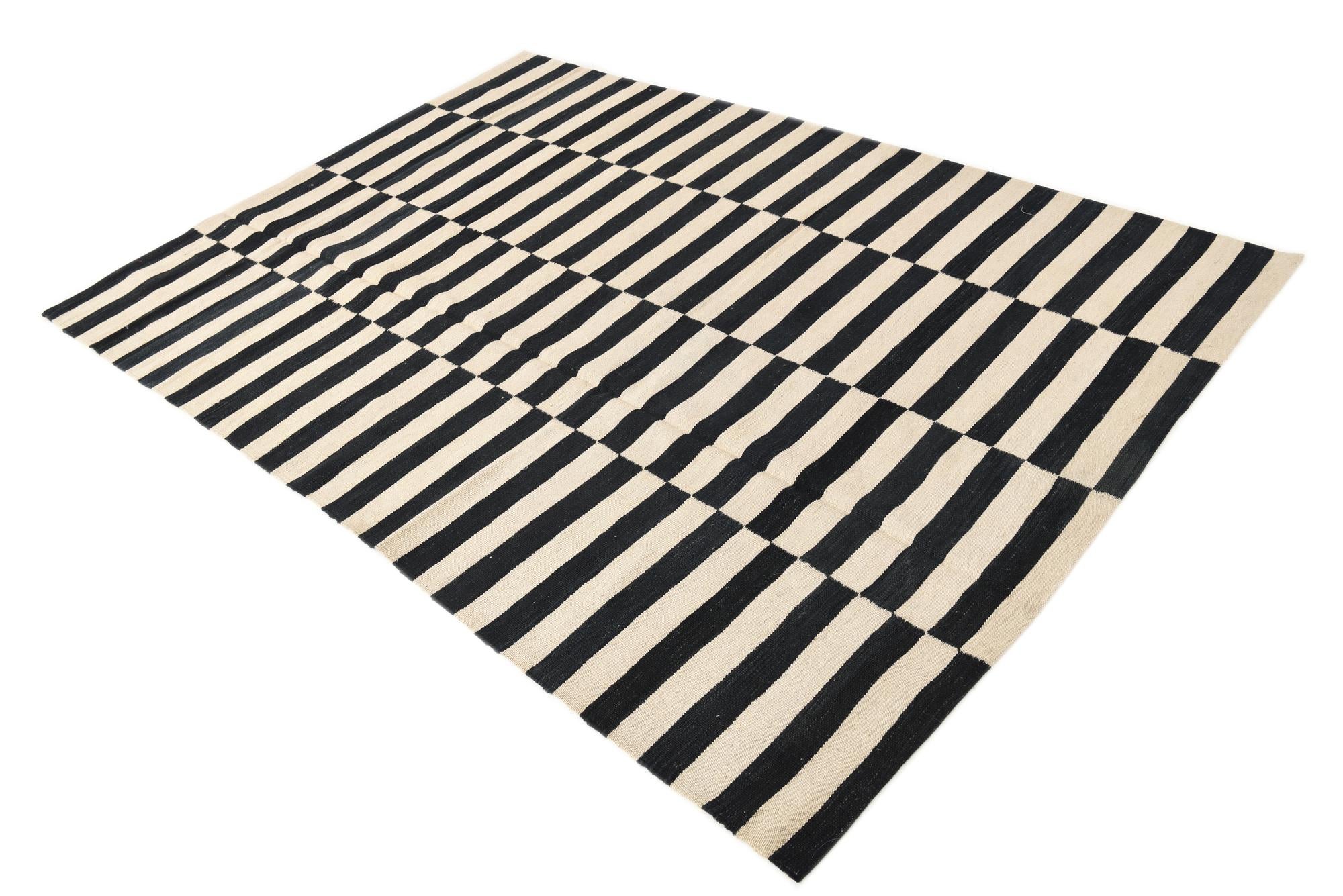 5' 4 x 7' 9 Hand Woven Kilim Modern Wool Rug