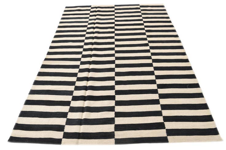 Detail image of 5' 4 x 7' 9 Hand Woven Kilim Modern Wool Rug