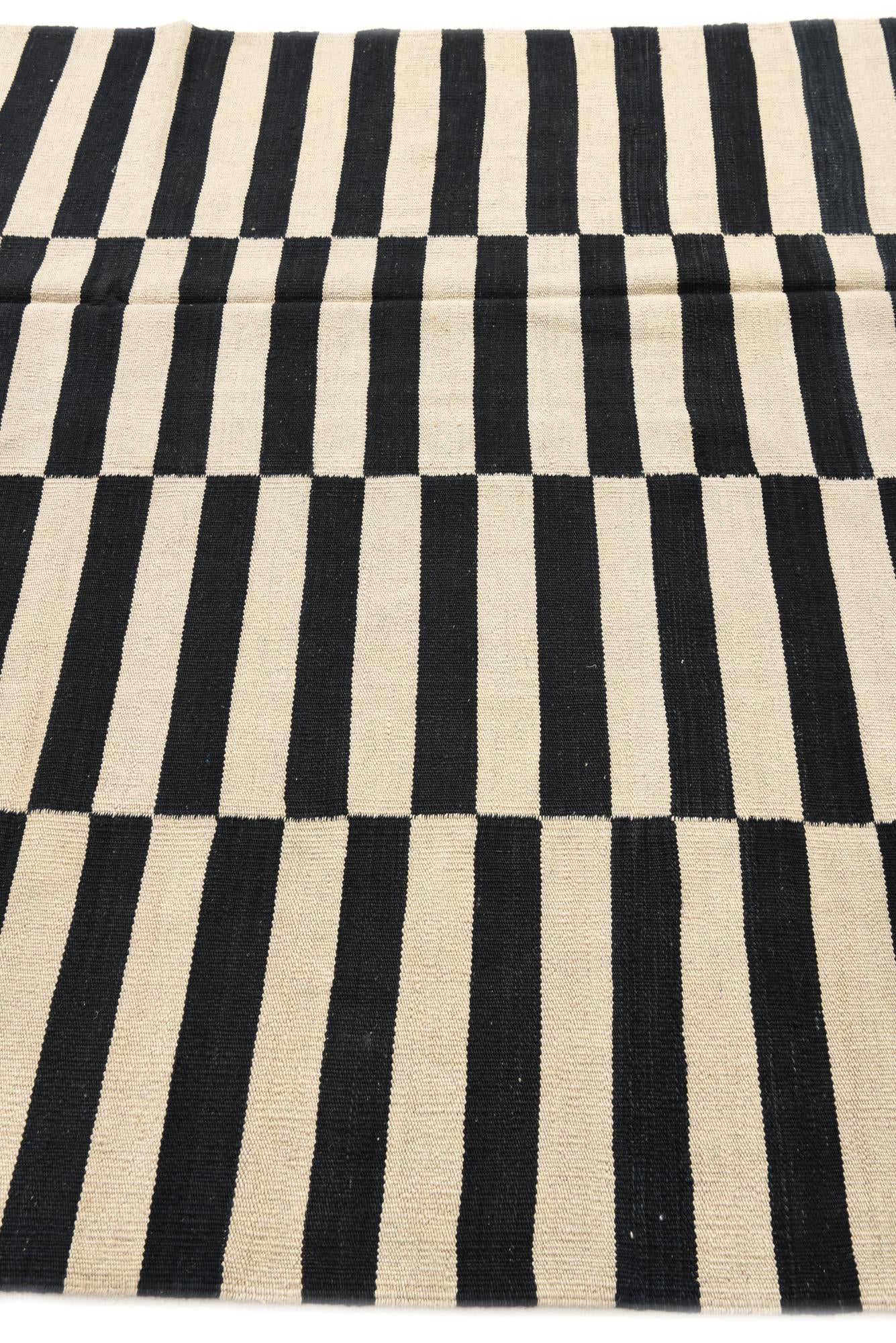 5' 4 x 7' 9 Hand Woven Kilim Modern Wool Rug