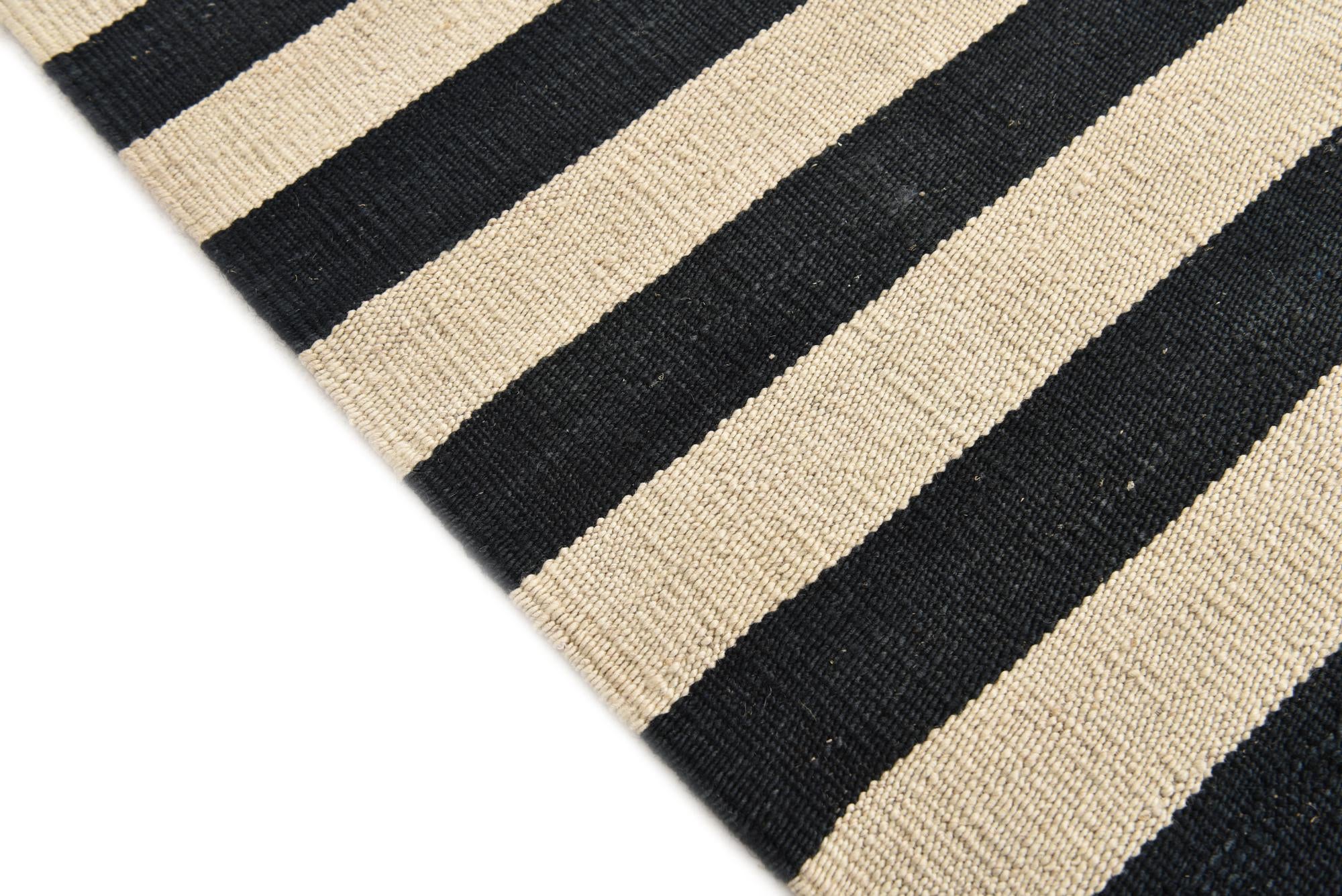5' 4 x 7' 9 Hand Woven Kilim Modern Wool Rug