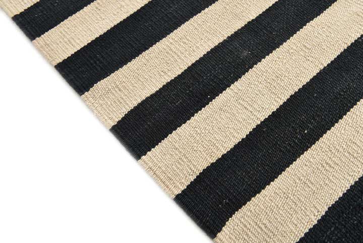 5' 4 x 7' 9 Hand Woven Kilim Modern Wool Rug