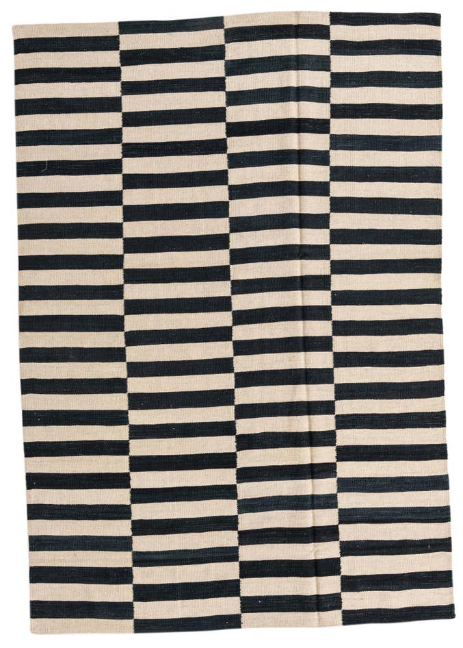 Detail image of 5' 4 x 7' 9 Hand Woven Kilim Modern Wool Rug