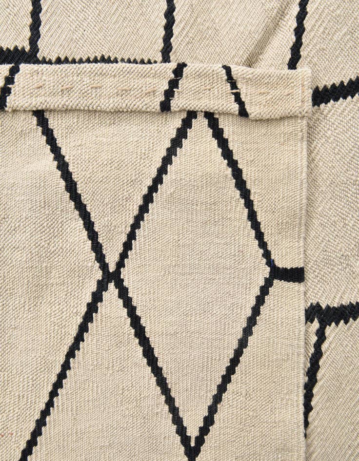 Detail image of 5' 1 x 6' 6  Hand Woven Kilim Modern Wool Rug