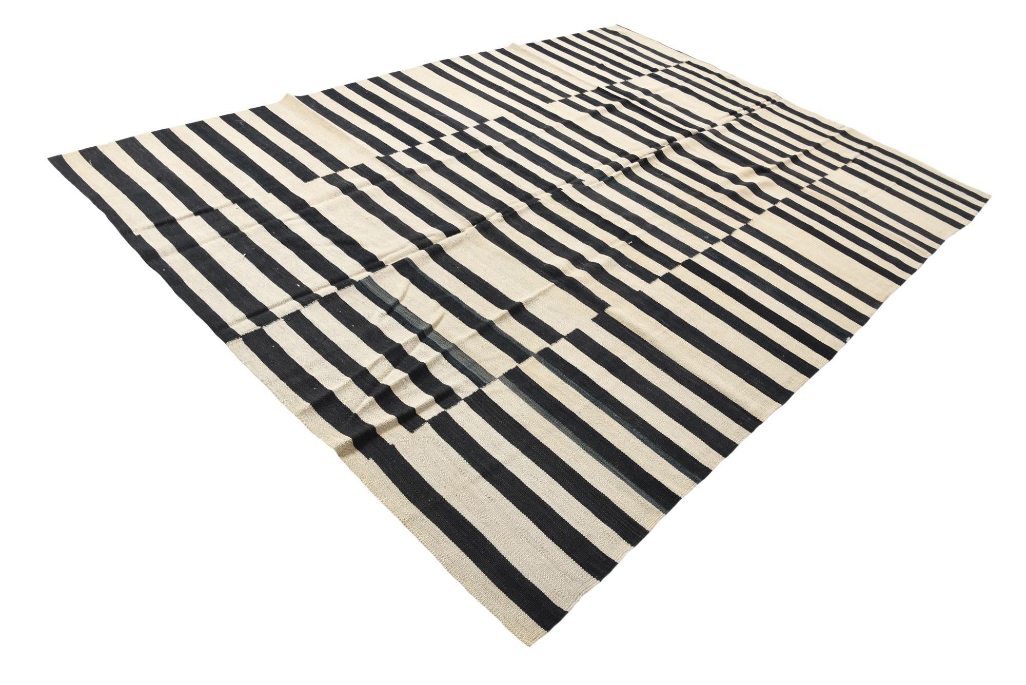 6' 10 x 9' 8 Hand Woven Kilim Modern Wool Rug