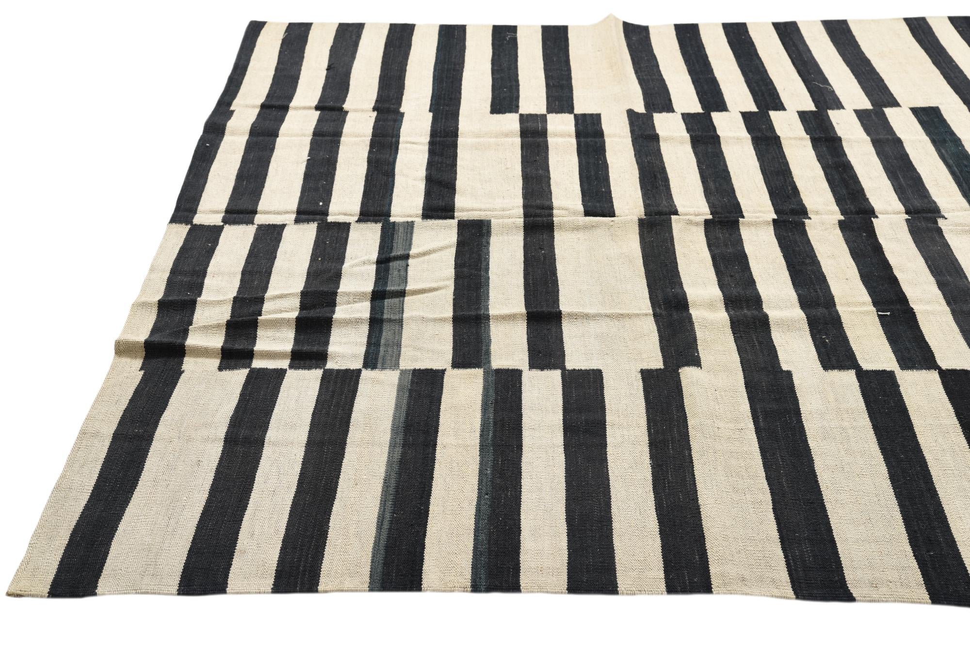 6' 10 x 9' 8 Hand Woven Kilim Modern Wool Rug