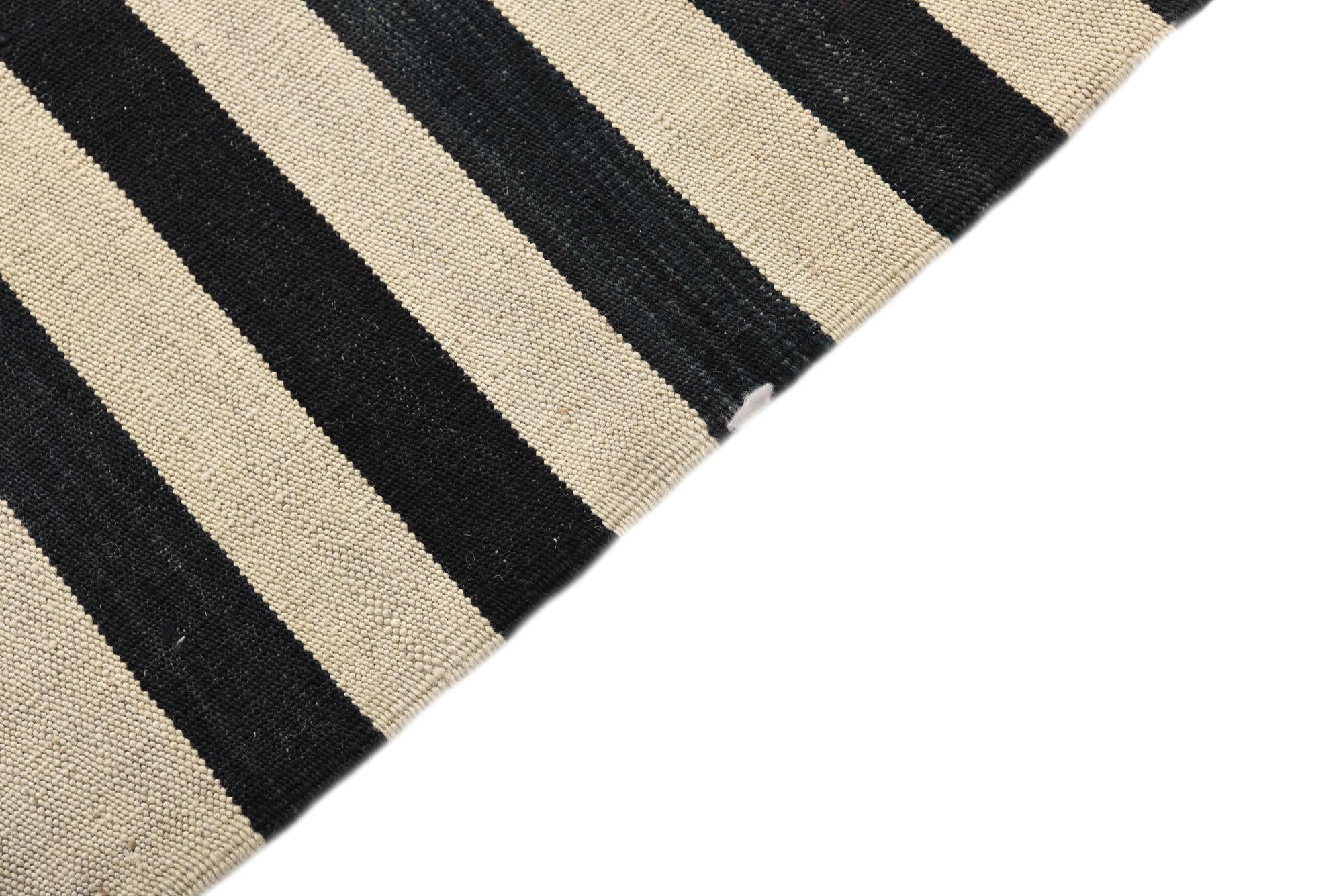 6' 10 x 9' 8 Hand Woven Kilim Modern Wool Rug