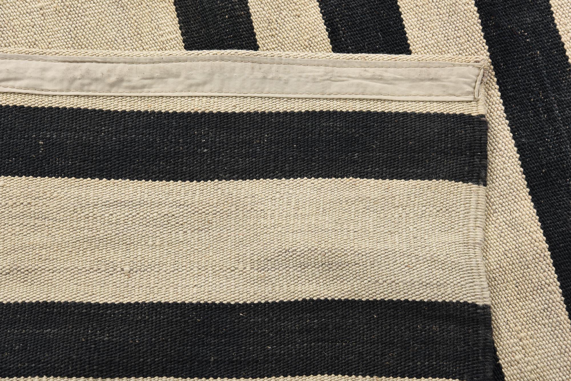 6' 10 x 9' 8 Hand Woven Kilim Modern Wool Rug