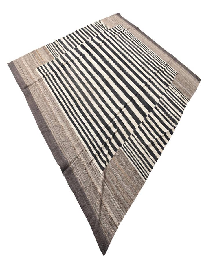 Detail image of 7' 11 x 9' 7  Hand Woven Kilim Modern Wool Rug