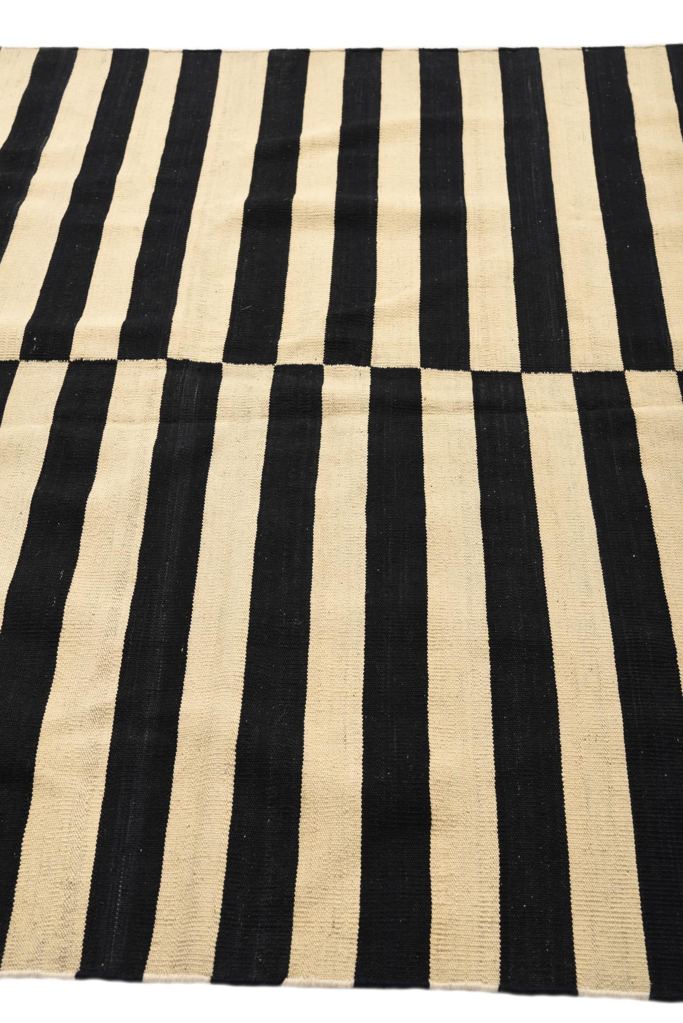 5' 4 x 6' Hand Woven Kilim Modern Wool Rug