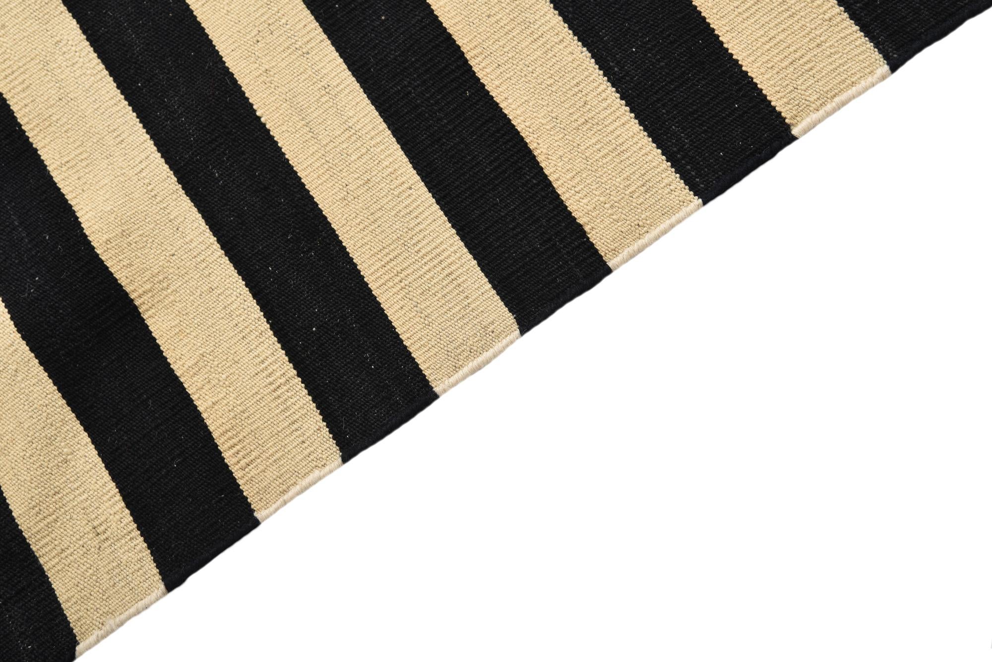 5' 4 x 6' Hand Woven Kilim Modern Wool Rug