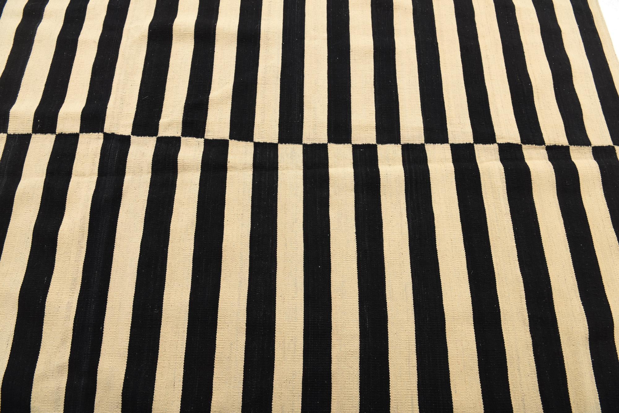 5' 4 x 6' Hand Woven Kilim Modern Wool Rug