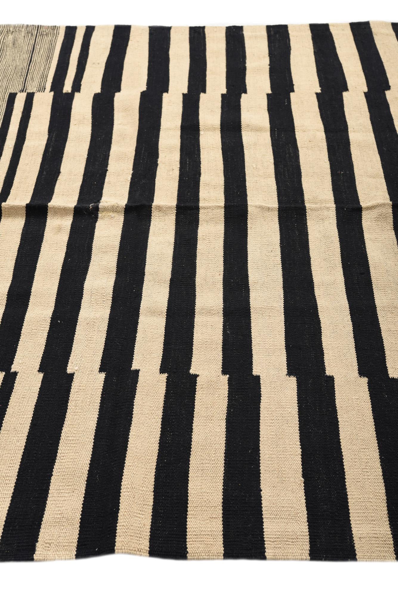 5' 6 x 7' 8 Hand Woven Kilim Modern Wool Rug