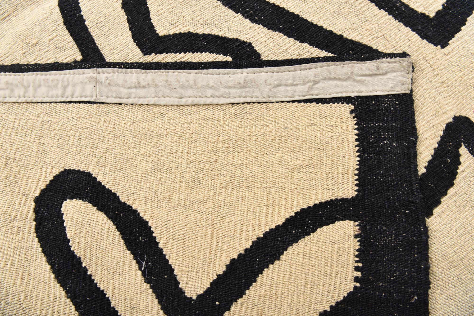 5' 2 x 6' 5 Hand Woven Kilim Modern Wool Rug