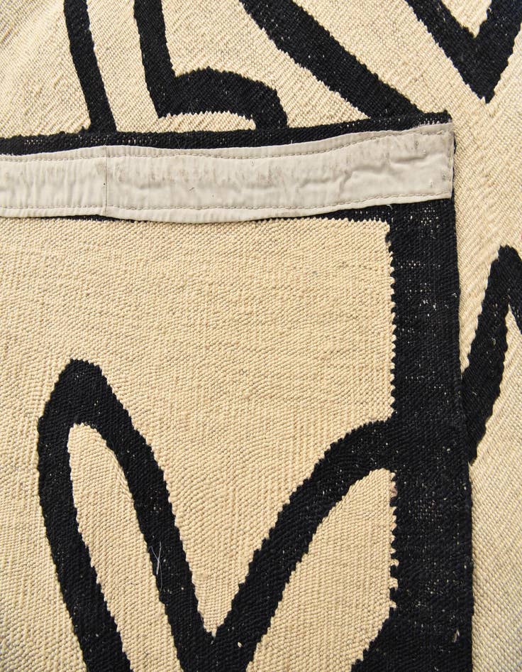 Detail image of 5' 2 x 6' 5  Hand Woven Kilim Modern Wool Rug