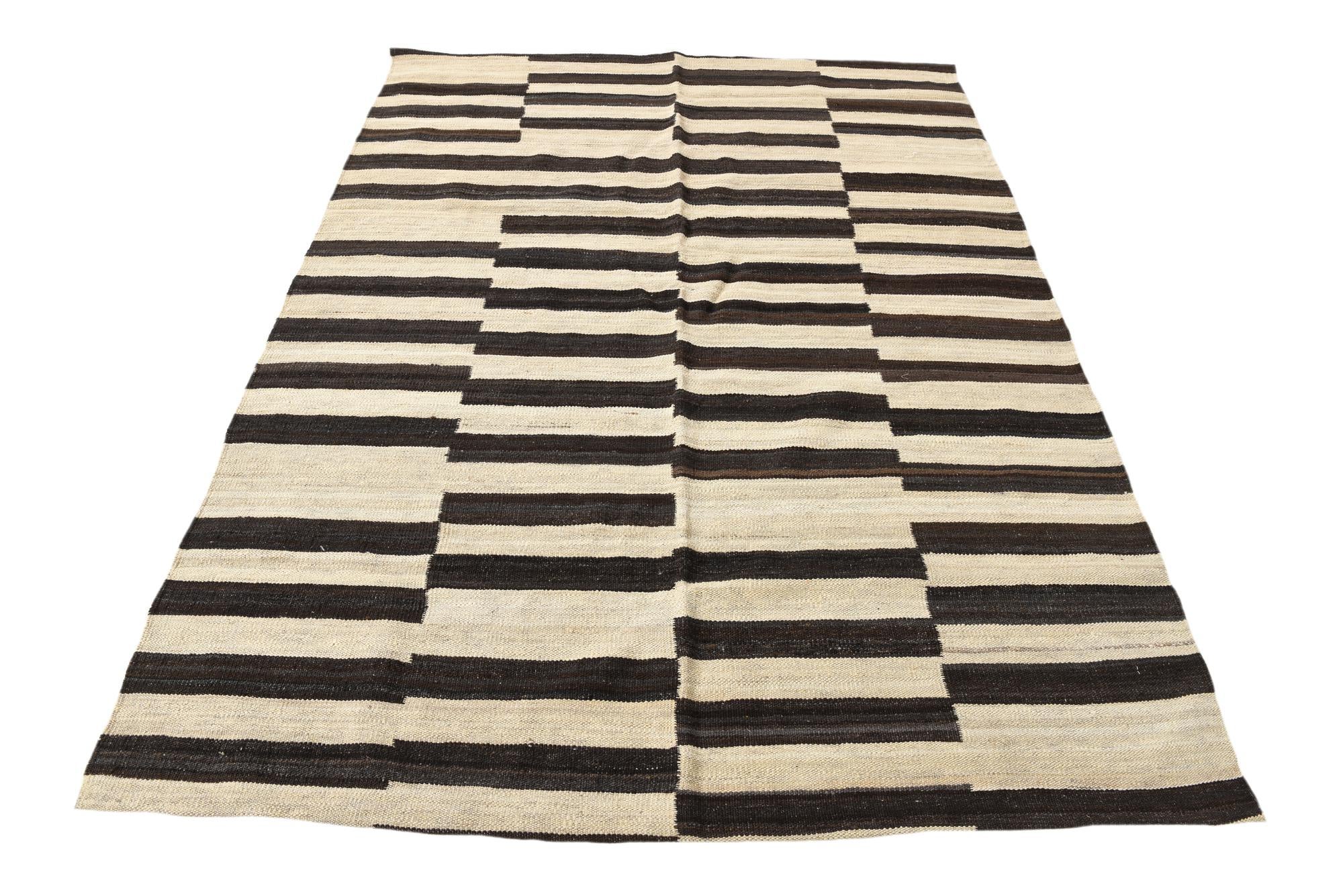 4' 3 x 5' 8 Hand Woven Kilim Modern Wool Rug