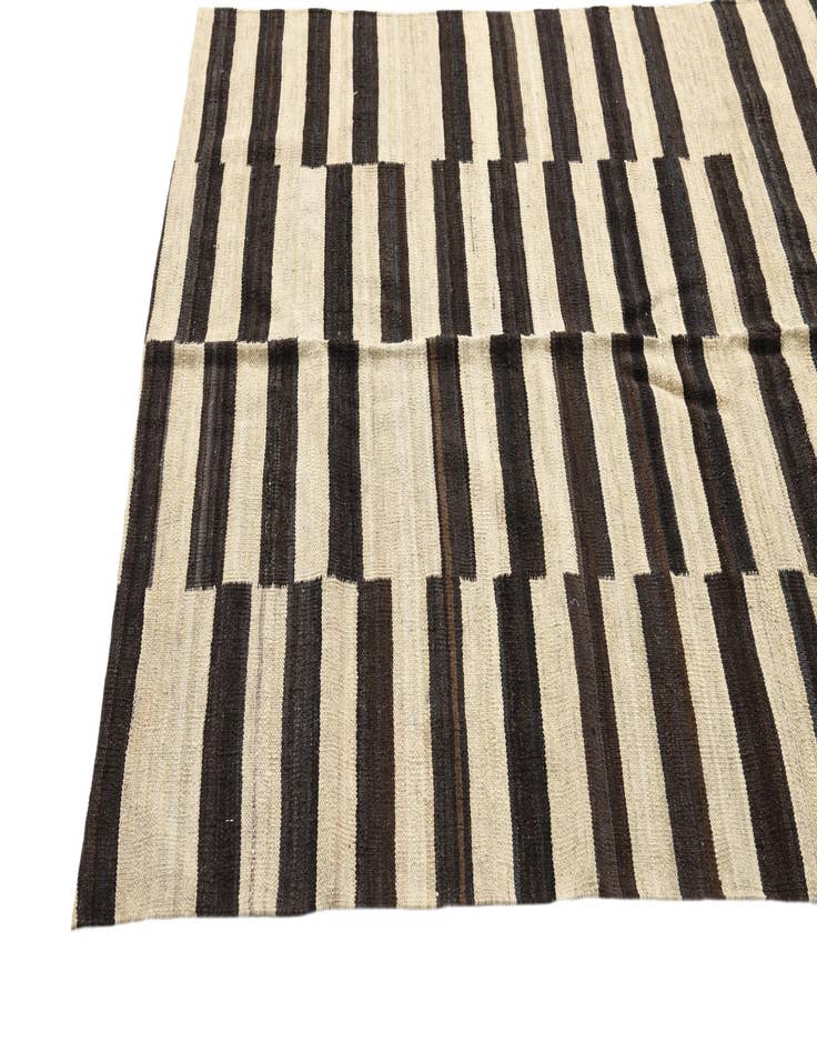 Detail image of 4' 3 x 5' 8  Hand Woven Kilim Modern Wool Rug