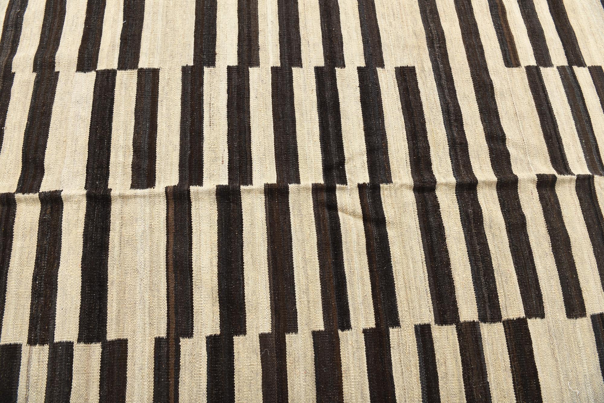 4' 3 x 5' 8 Hand Woven Kilim Modern Wool Rug