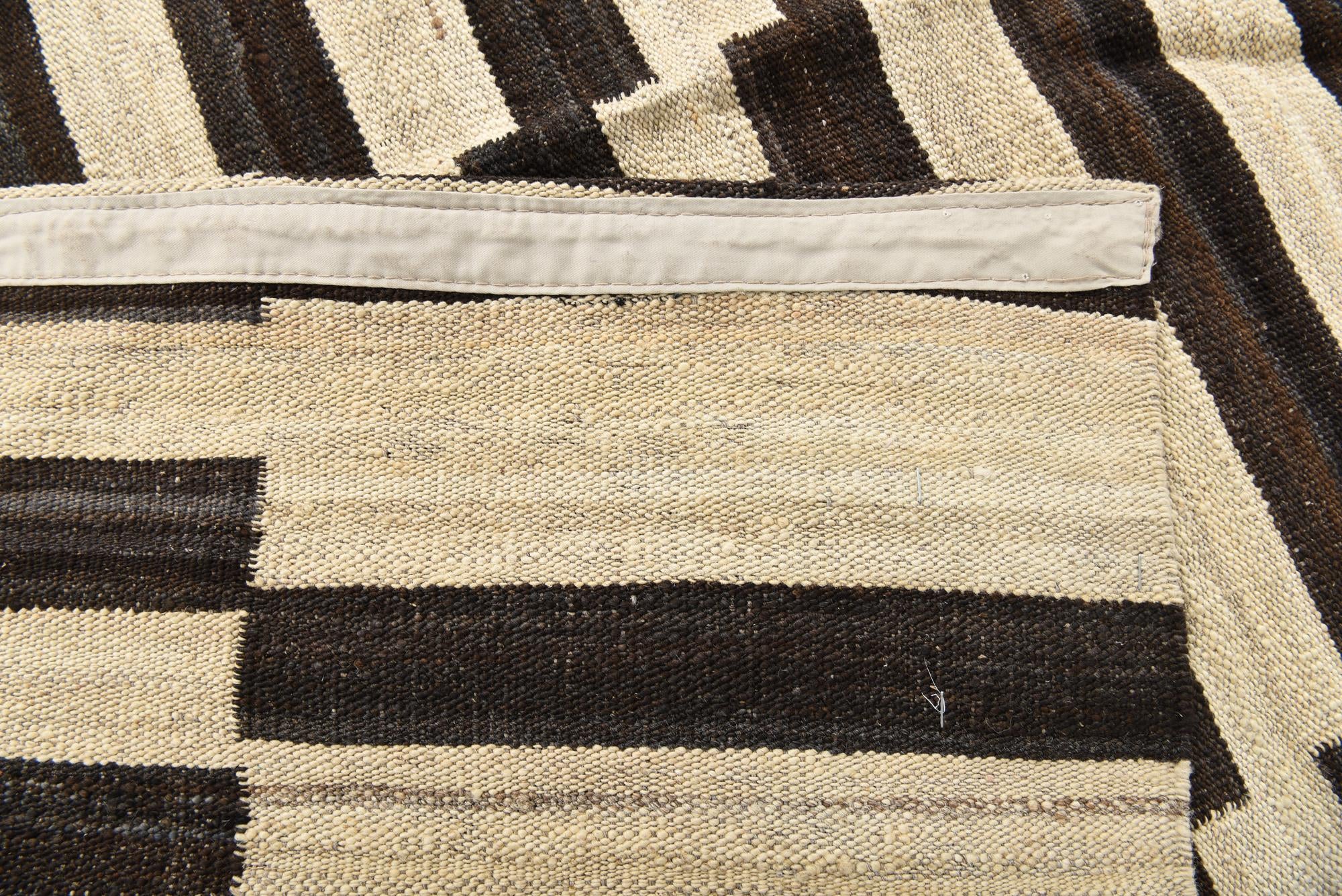 4' 3 x 5' 8 Hand Woven Kilim Modern Wool Rug
