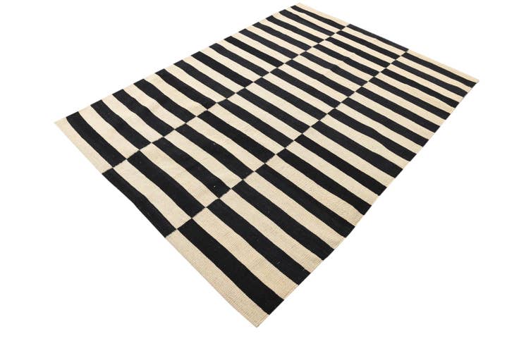 Detail image of 4' 2 x 5' 10 Hand Woven Kilim Modern Wool Rug