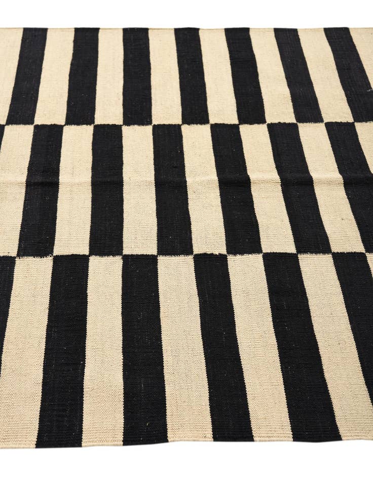 Detail image of 4' 3 x 5' 11  Hand Woven Kilim Modern Wool Rug