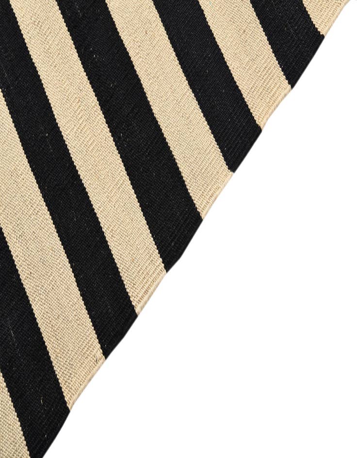 Detail image of 4' 3 x 5' 11  Hand Woven Kilim Modern Wool Rug