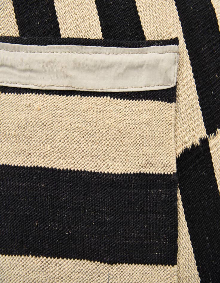 Detail image of 4' 3 x 5' 11  Hand Woven Kilim Modern Wool Rug