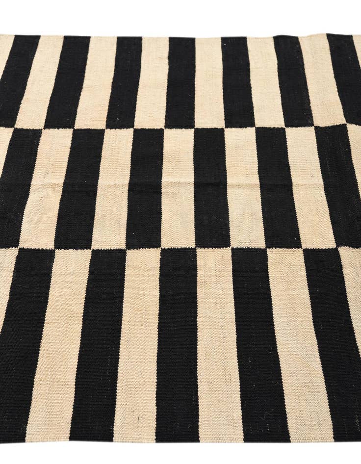 Detail image of 4' 1 x 5' 11  Hand Woven Kilim Modern Wool Rug