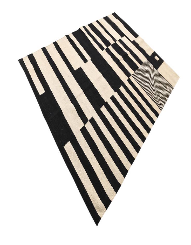 Detail image of 4' 11 x 6' 7 Hand Woven Kilim Modern Wool Rug