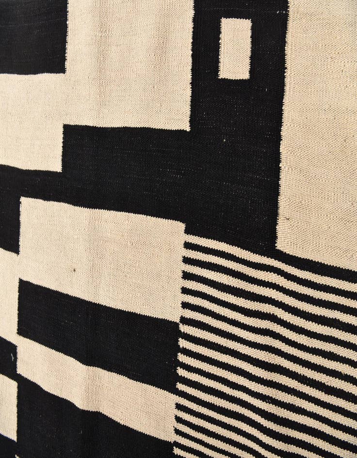 Detail image of 4' 11 x 6' 7  Hand Woven Kilim Modern Wool Rug