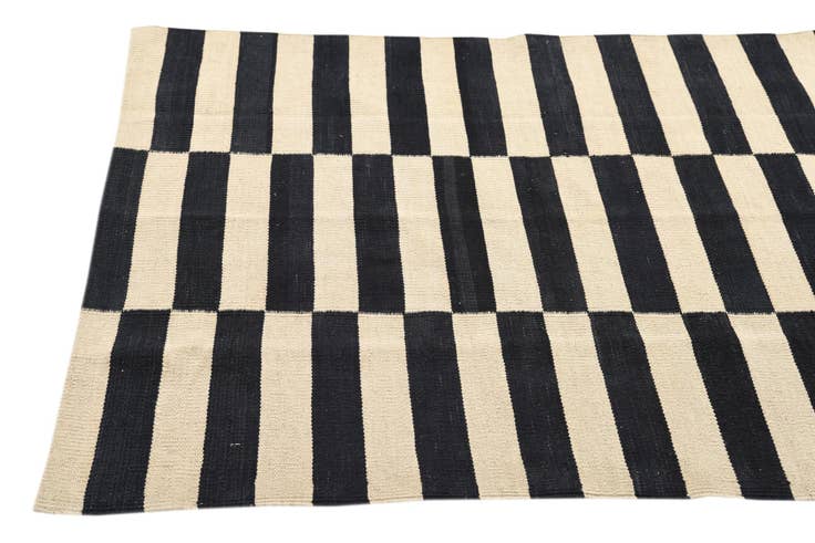 Detail image of 3' 4 x 4' 11 Hand Woven Kilim Modern Wool Rug