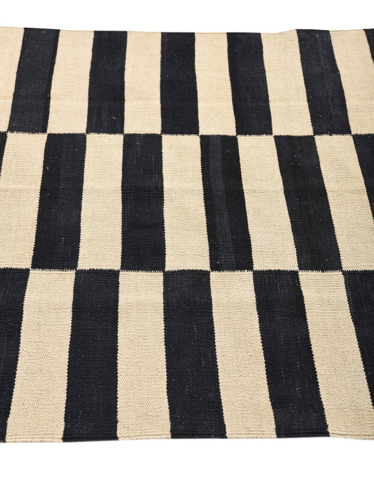 Detail image of 3' 4 x 4' 11  Hand Woven Kilim Modern Wool Rug