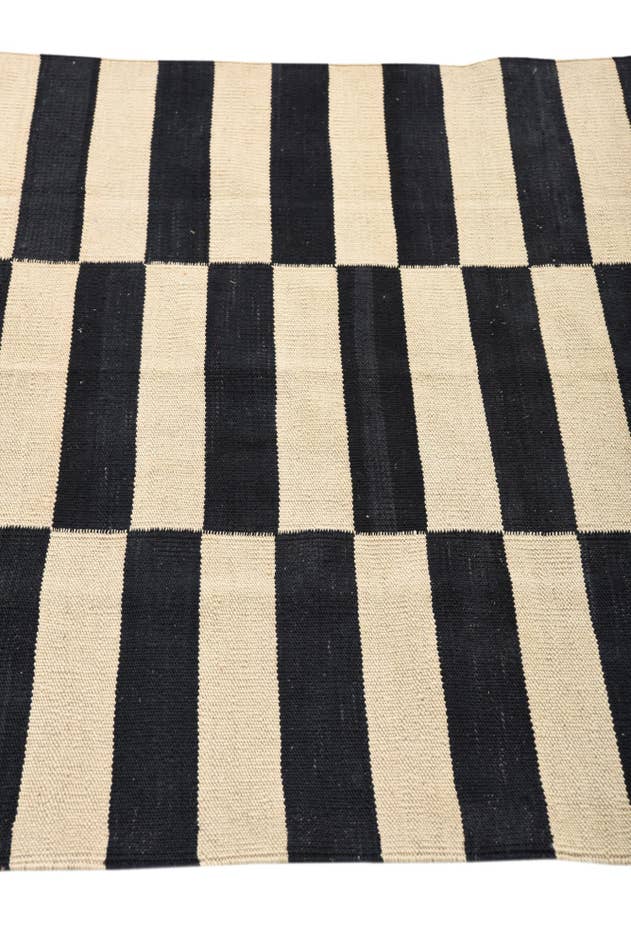 Detail image of 3' 4 x 4' 11 Hand Woven Kilim Modern Wool Rug