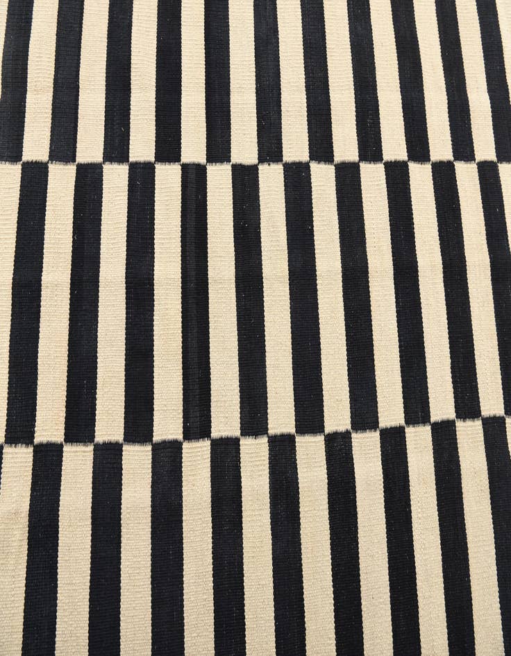 Detail image of 3' 4 x 4' 11  Hand Woven Kilim Modern Wool Rug