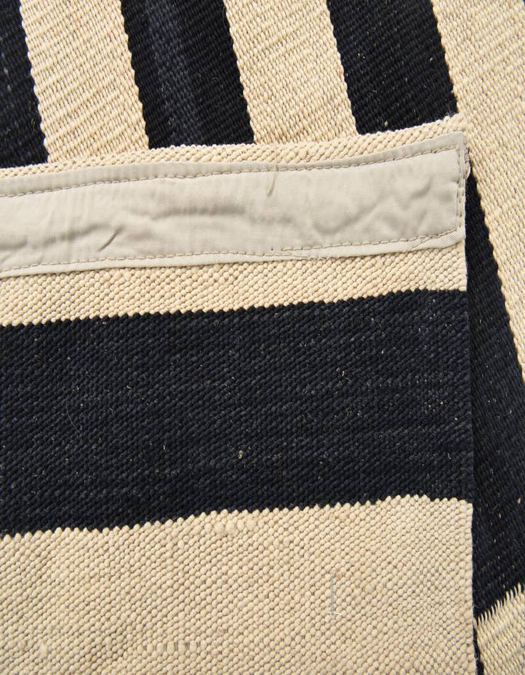 Detail image of 3' 4 x 4' 11  Hand Woven Kilim Modern Wool Rug