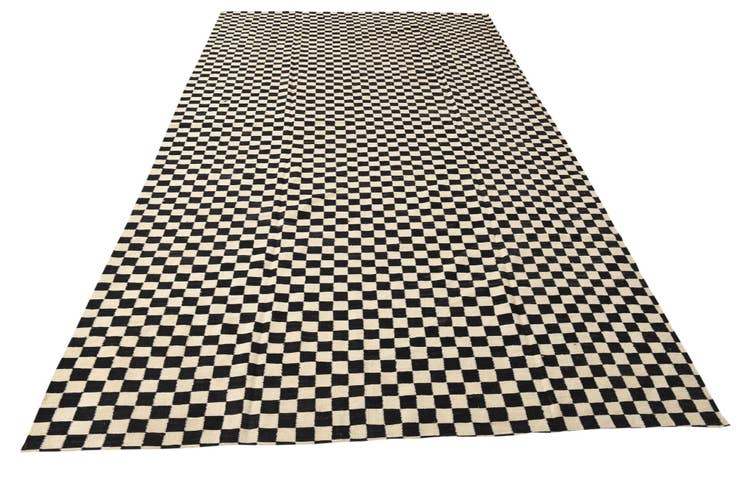 Detail image of 8' 6 x 16' Hand Woven Kilim Modern Wool Rug