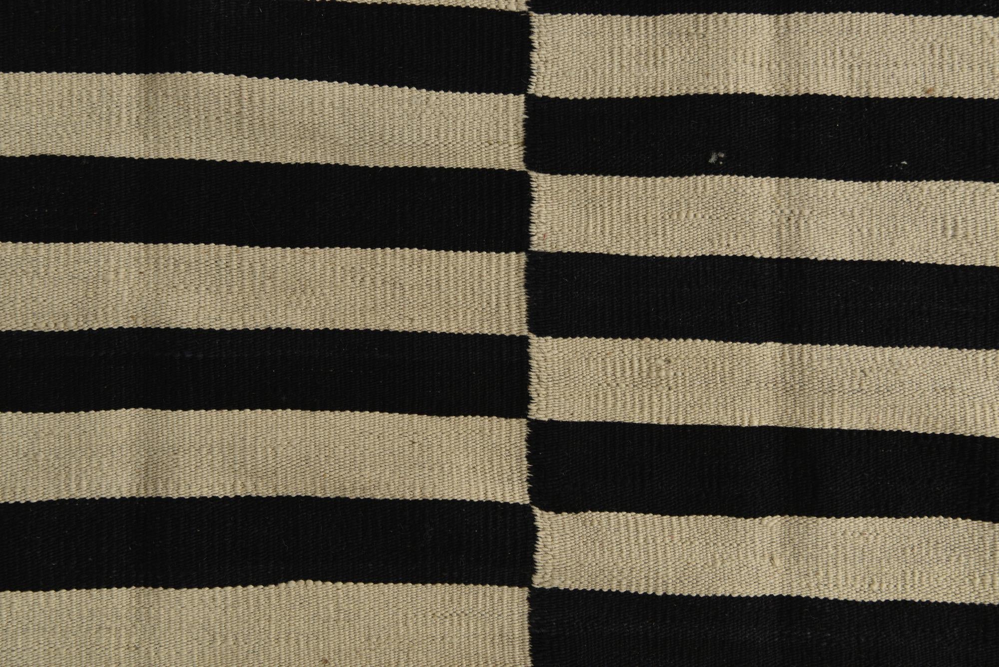 8' 1 x 9' 8 Hand Woven Kilim Modern Wool Rug
